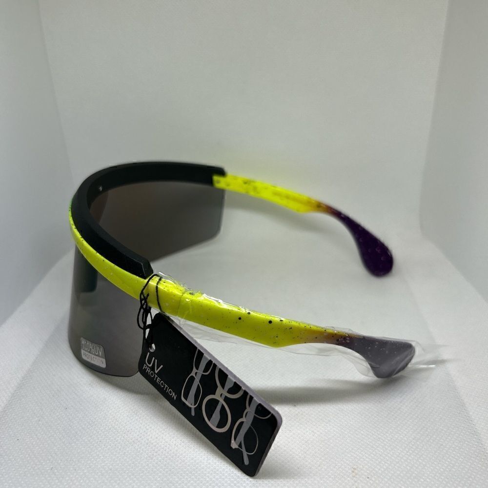 Shield Mirrored Unisex Shades Sunglasses - Picture 3 of 3